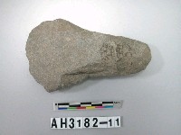 藏品(小型有腰舌刃打製石斧)的圖片